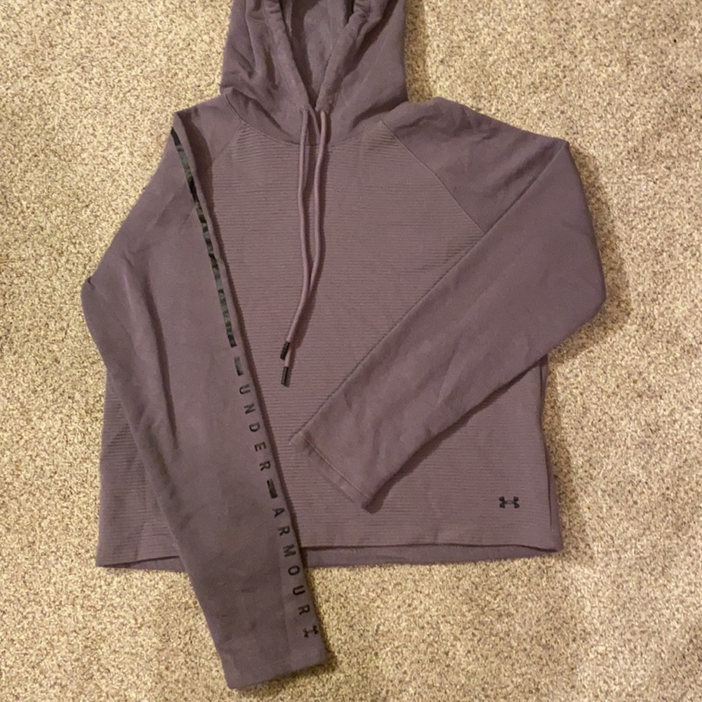 Athletic Under Armour Hoodie